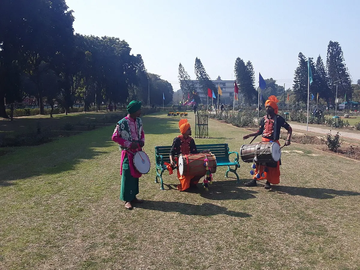 Dhol players